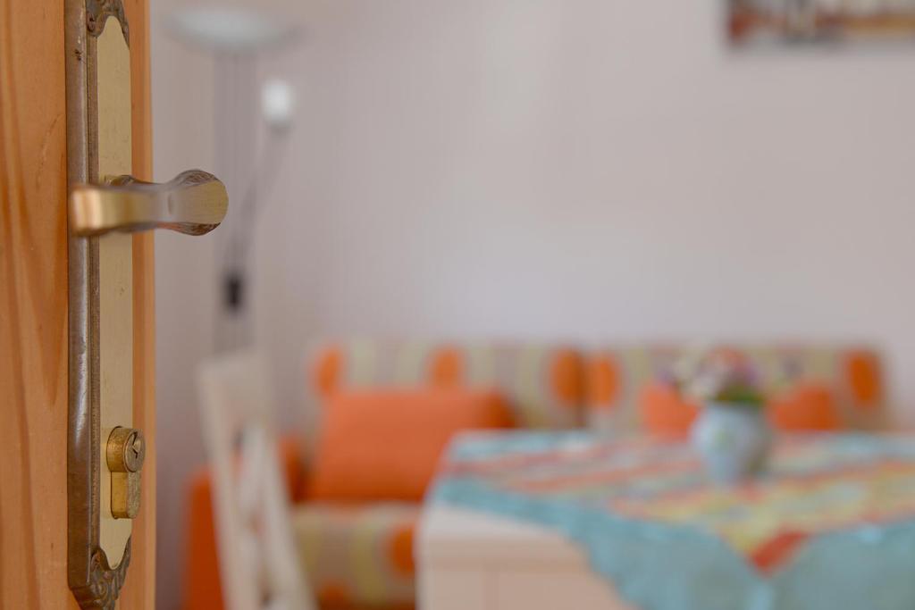 Apartments Tonkli Лоґє Номер фото
